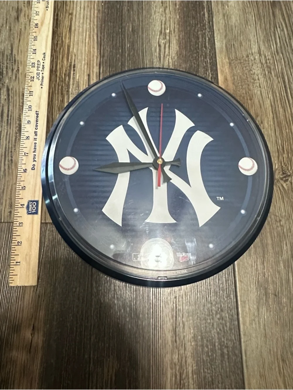 NY Yankees hanging wall clock battery operated 2004 WinCraft made in USA